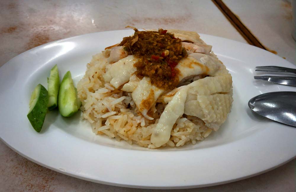 タイ料理カオマンガイ（海南鶏飯）