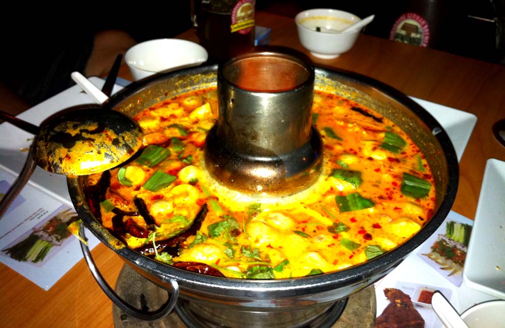 世界三大スープの１つで人気のタイ料理「トムヤムクン」