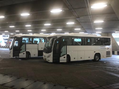 スワンナプーム国際空港の 貸切バス