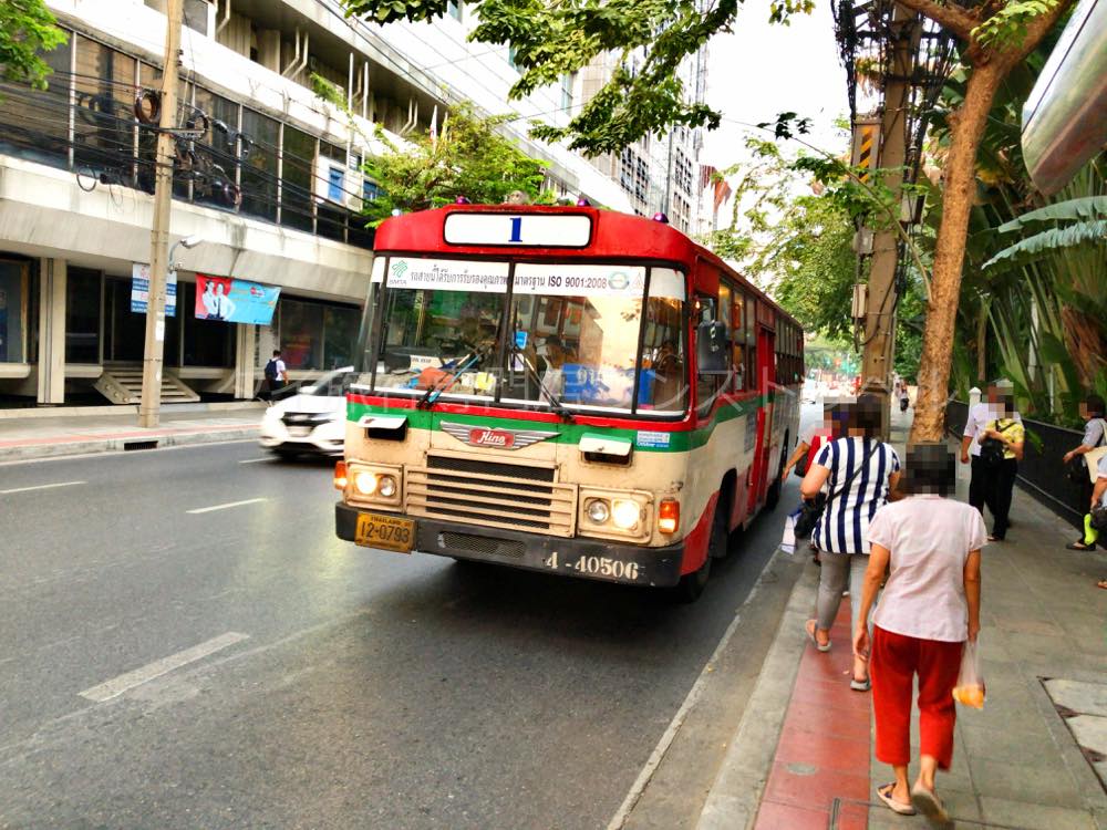 タイ路線バス